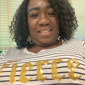 Meet your Posher, Lenora